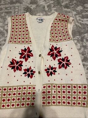 Leslie Fay Cream Knit Vest with Red and Green Floral Motif